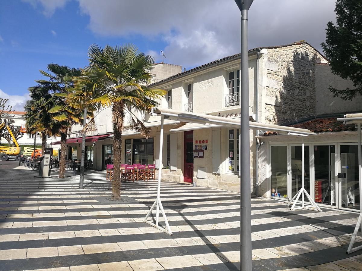 Appartamento La Loge Du Theatre - Saintes Esterno foto